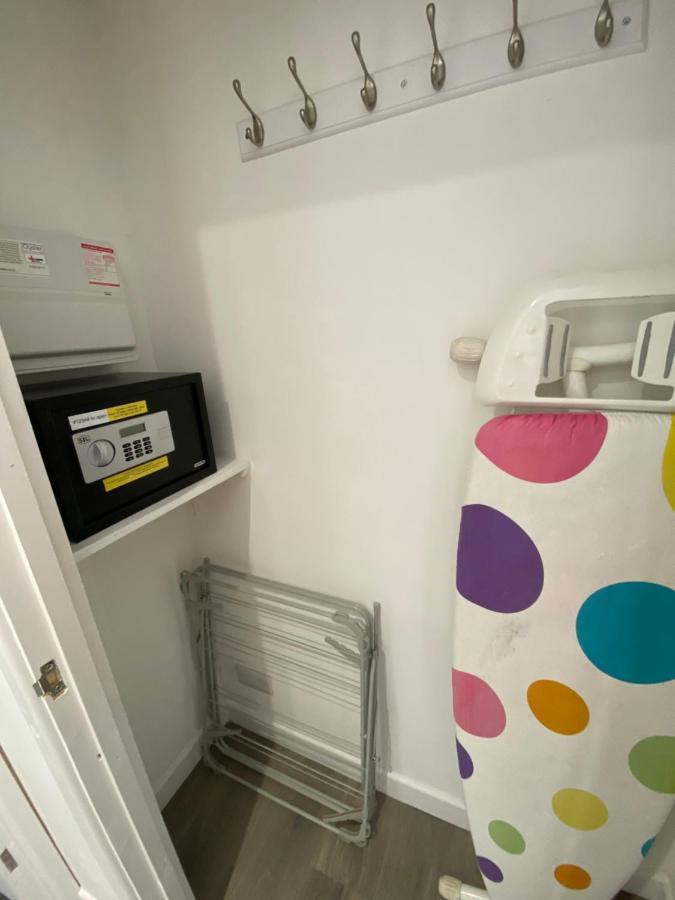 Modern 2 Bedroom Apartment, With Car Parking. Bitton 외부 사진