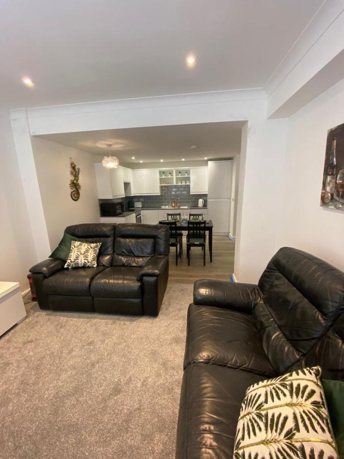 Modern 2 Bedroom Apartment, With Car Parking. Bitton 외부 사진