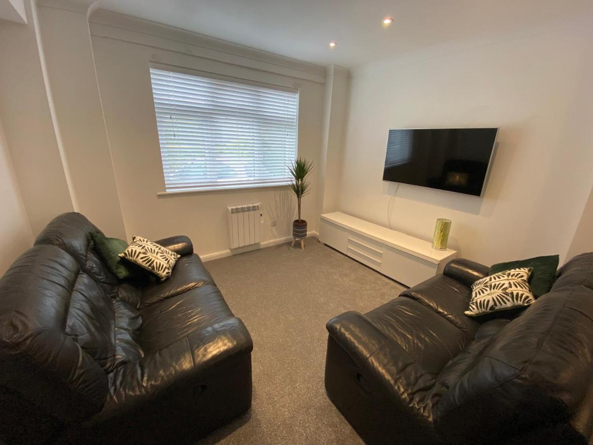 Modern 2 Bedroom Apartment, With Car Parking. Bitton 외부 사진